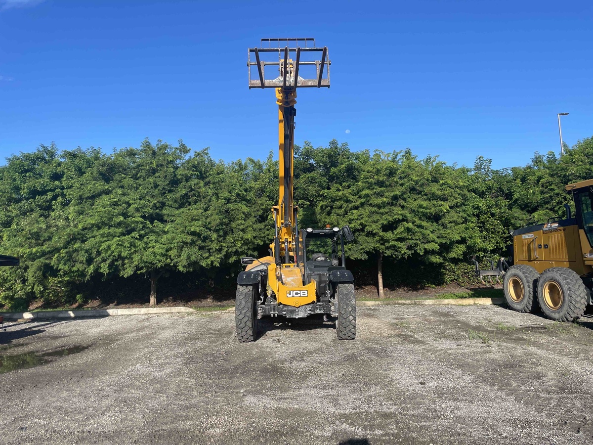 2022 JCB 507-42-3