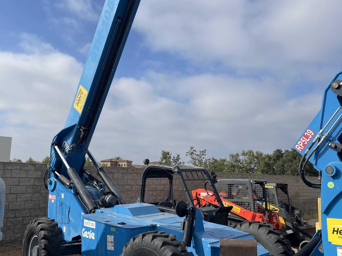 2014 Genie GTH-1056