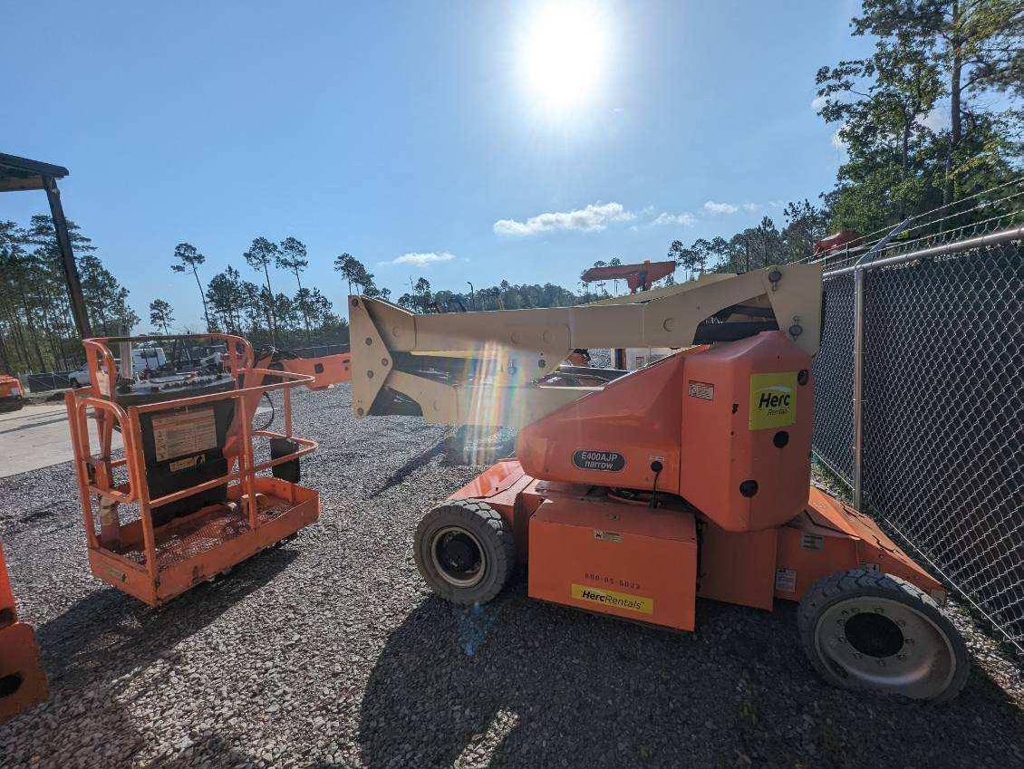 2015 JLG E400AJP-2