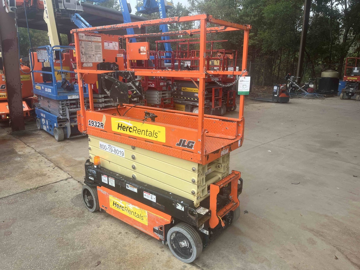 2018 JLG 1932R-4