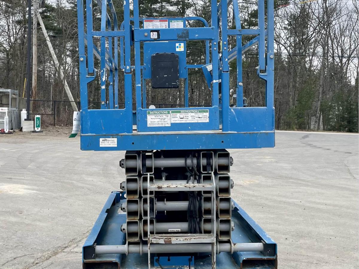 2017 Genie GS-3246