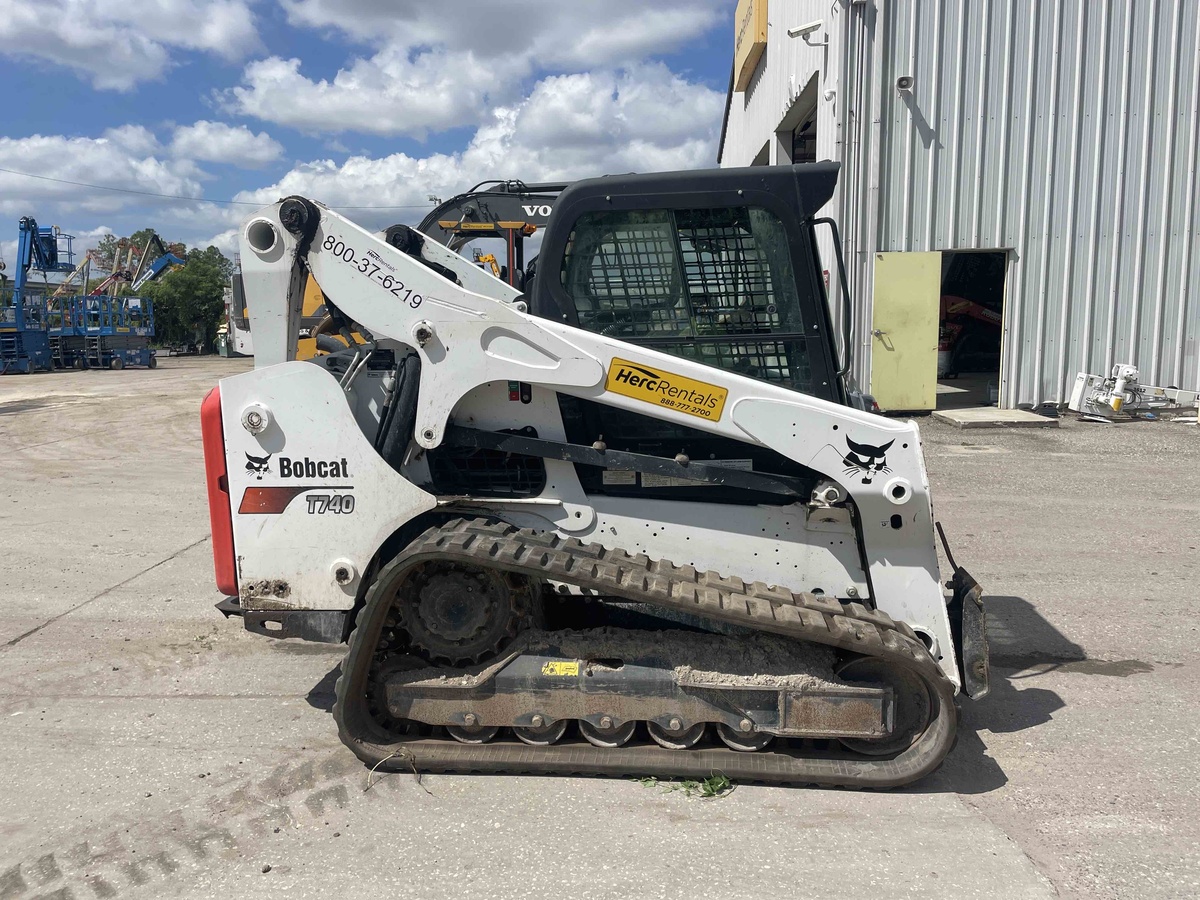 2022 Bobcat T740-1