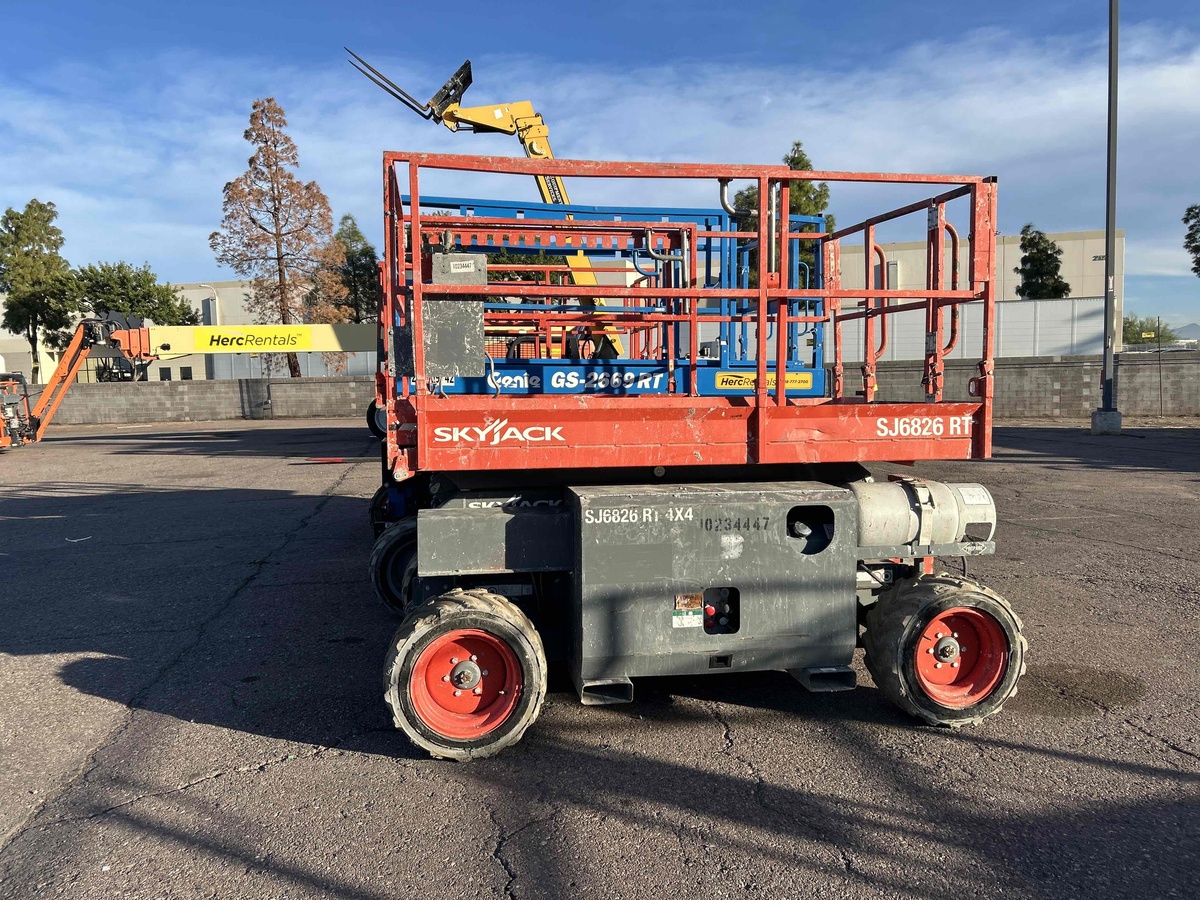 2017 Skyjack SJ-6826RT