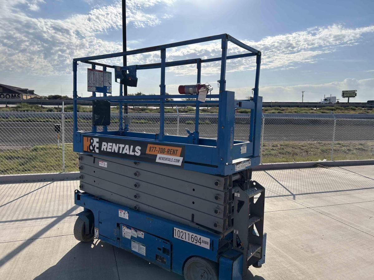 2017 Genie GS-3232-4