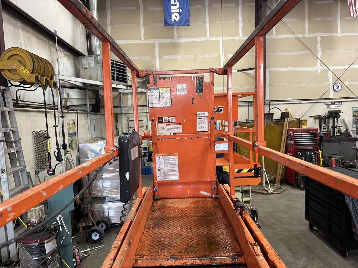 2018 JLG 2632ES-8