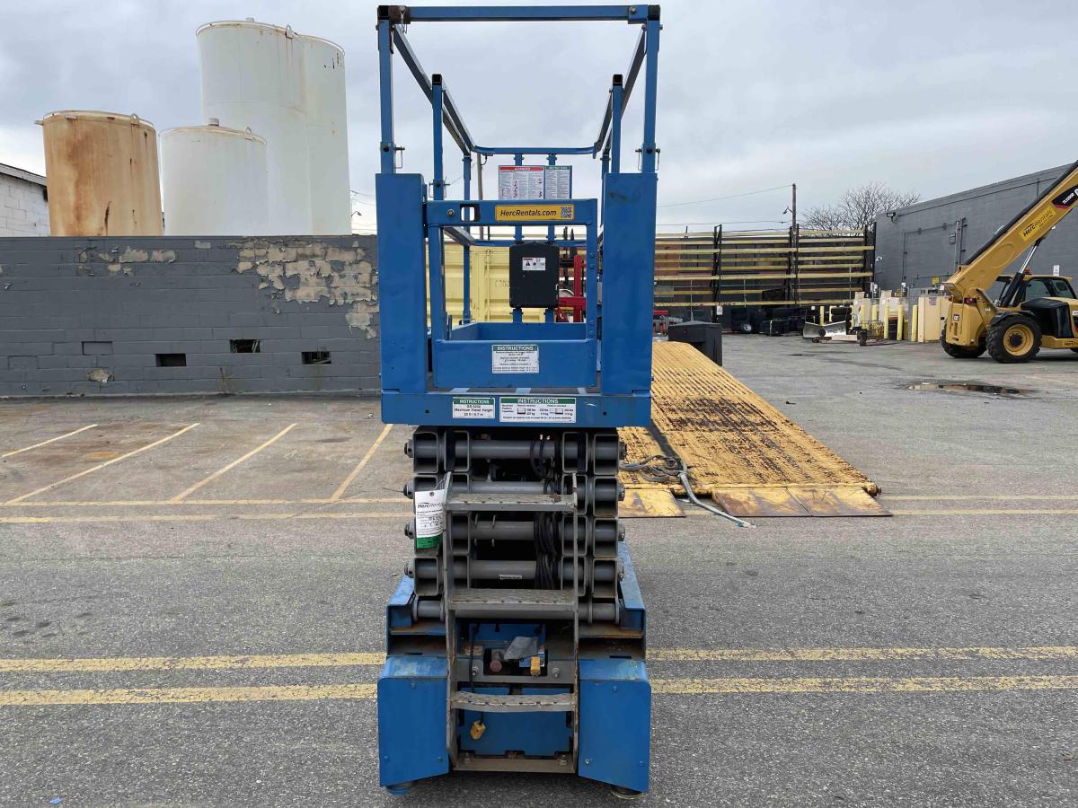 2017 Genie GS-3232
