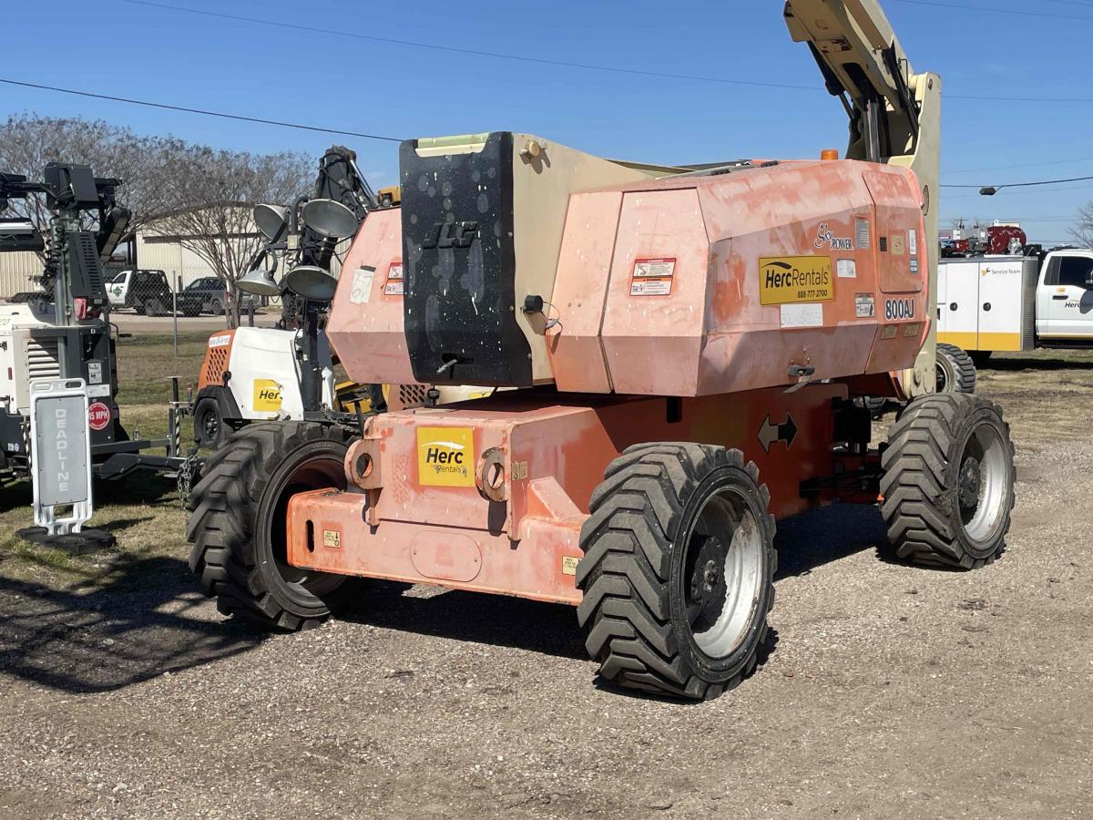 2015 JLG 800AJ