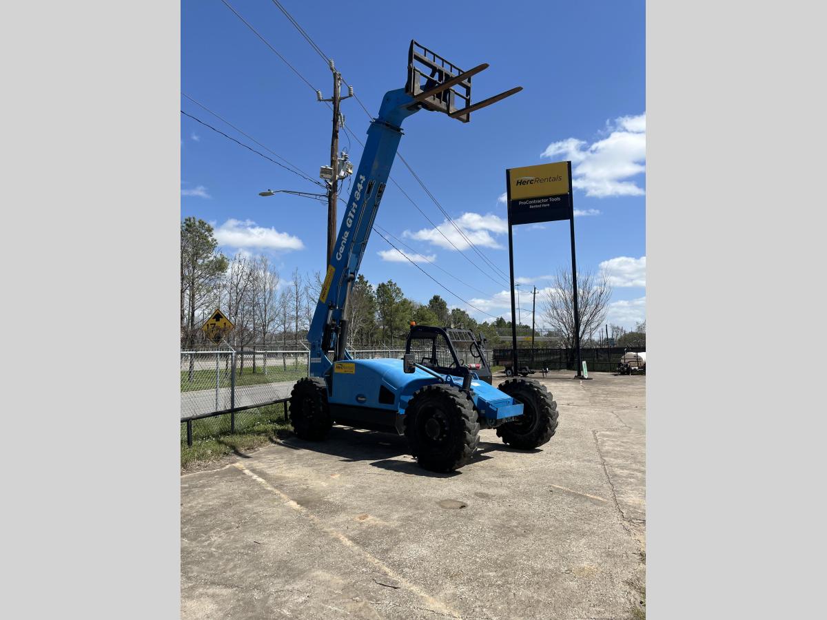 2018 Genie GTH 844