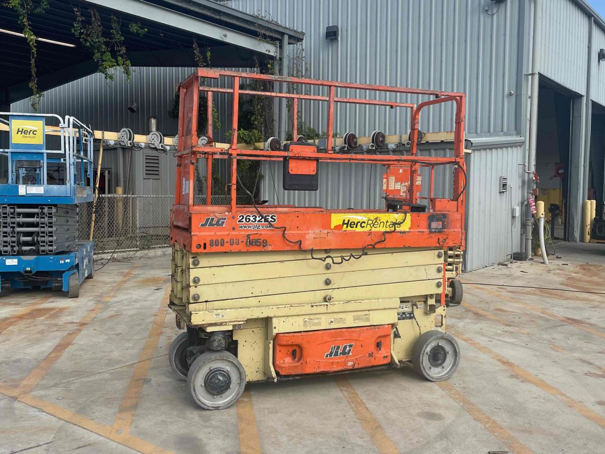 2016 JLG 2632ES