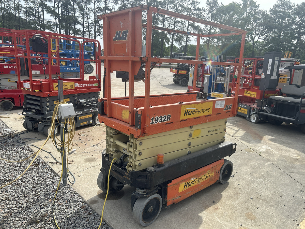 2018 JLG 1932R-3