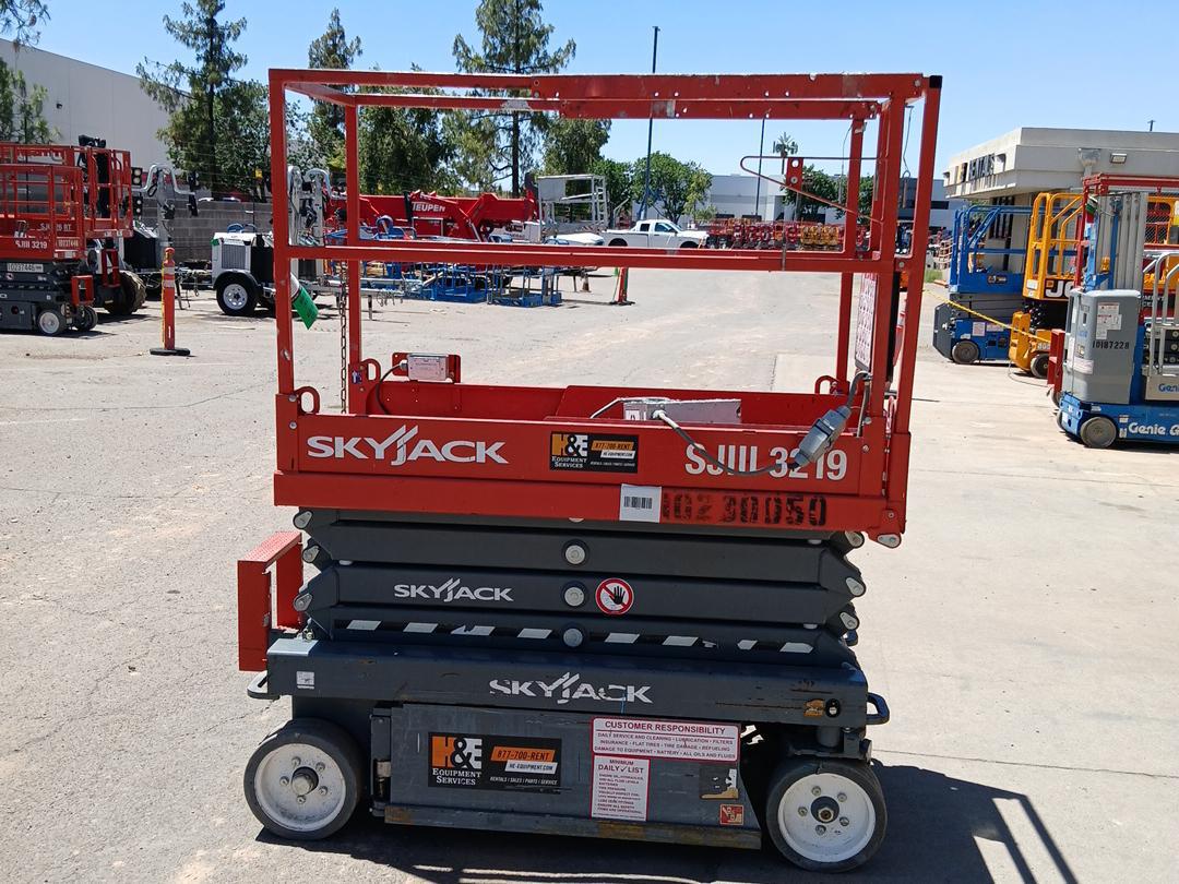 2017 Skyjack SJ3219