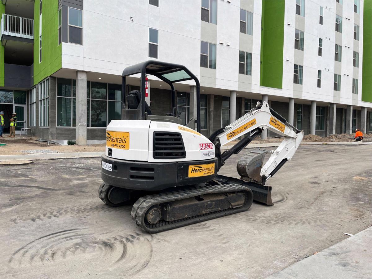 2017 Bobcat E42