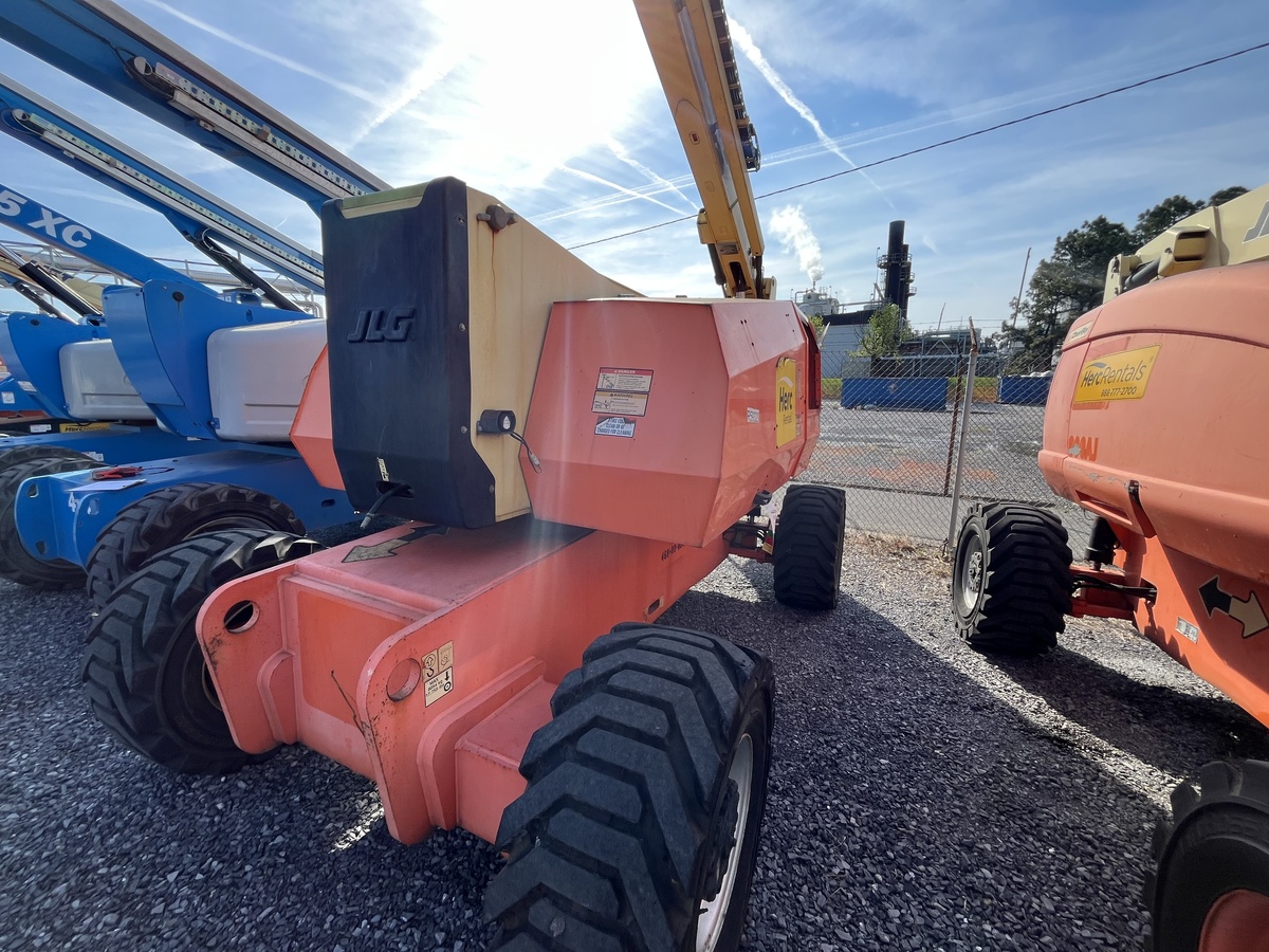 2012 JLG 800AJ-7