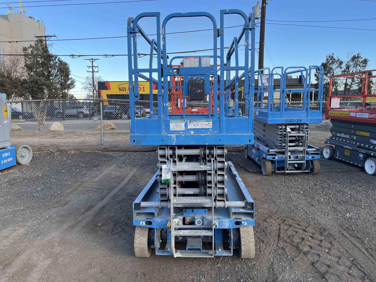 2019 Genie GS-3246