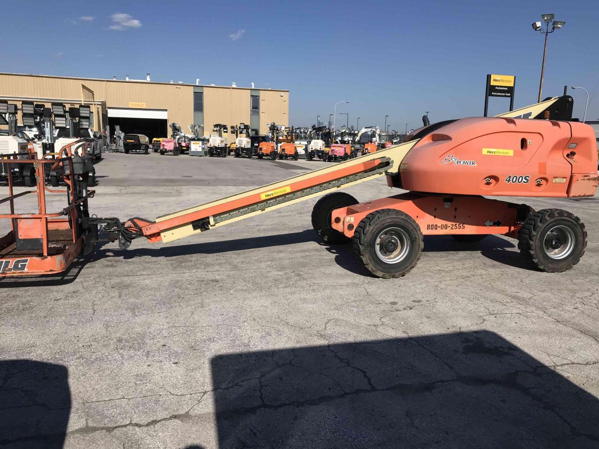 2013 JLG 400S