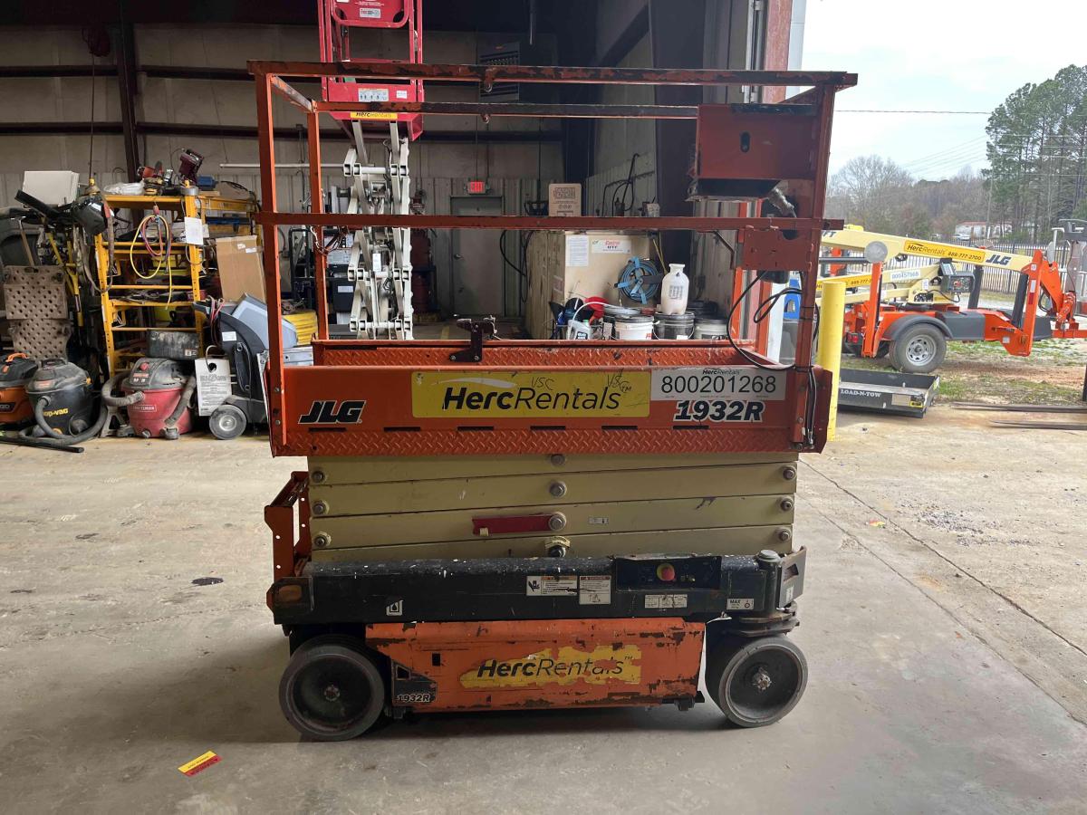 2018 JLG 1932R