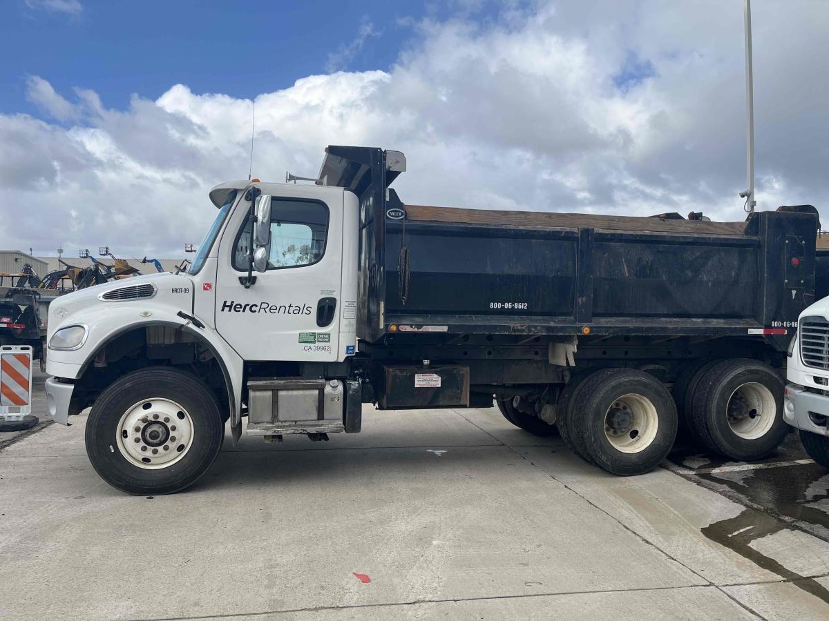 2016 Freightliner M2106