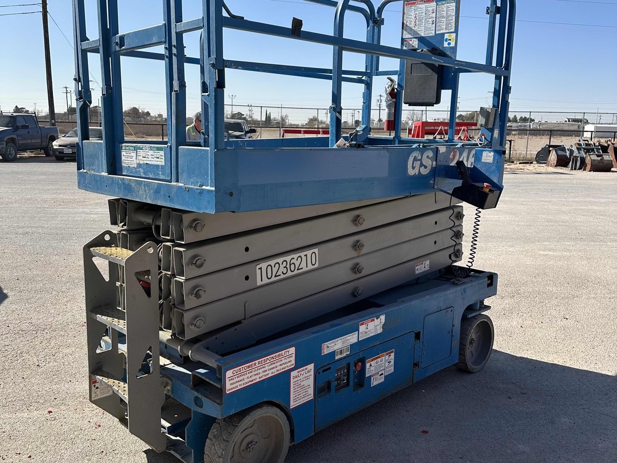 2018 Genie GS-3246