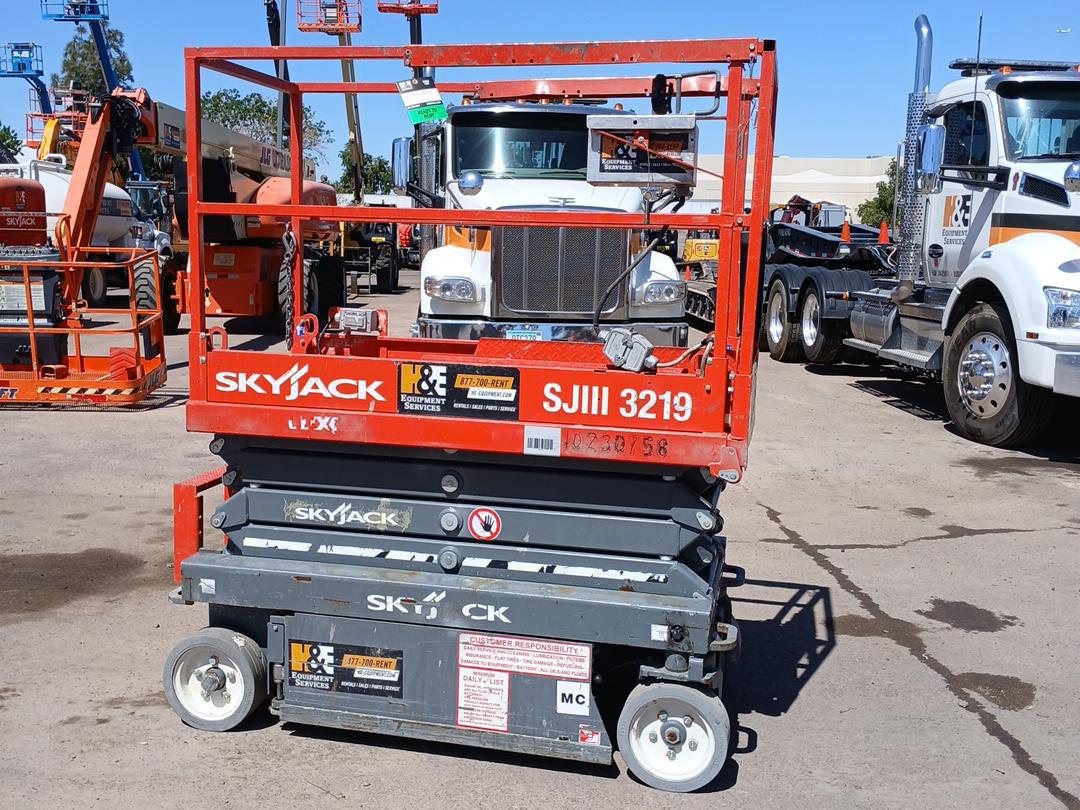 2017 Skyjack SJ3219