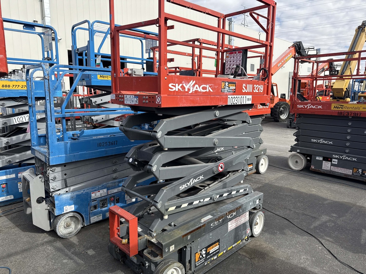 2017 Skyjack SJ3219