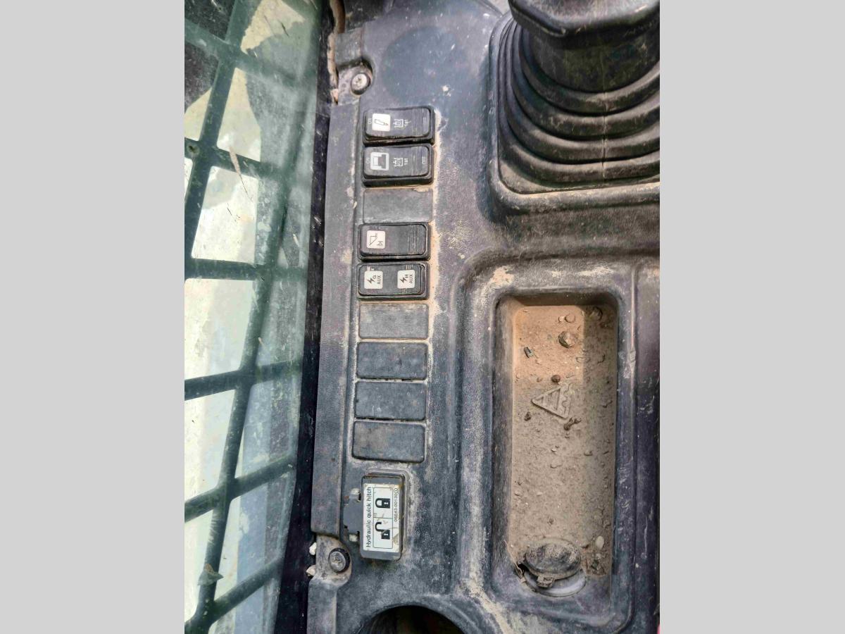 2021 Takeuchi TL10V2-13