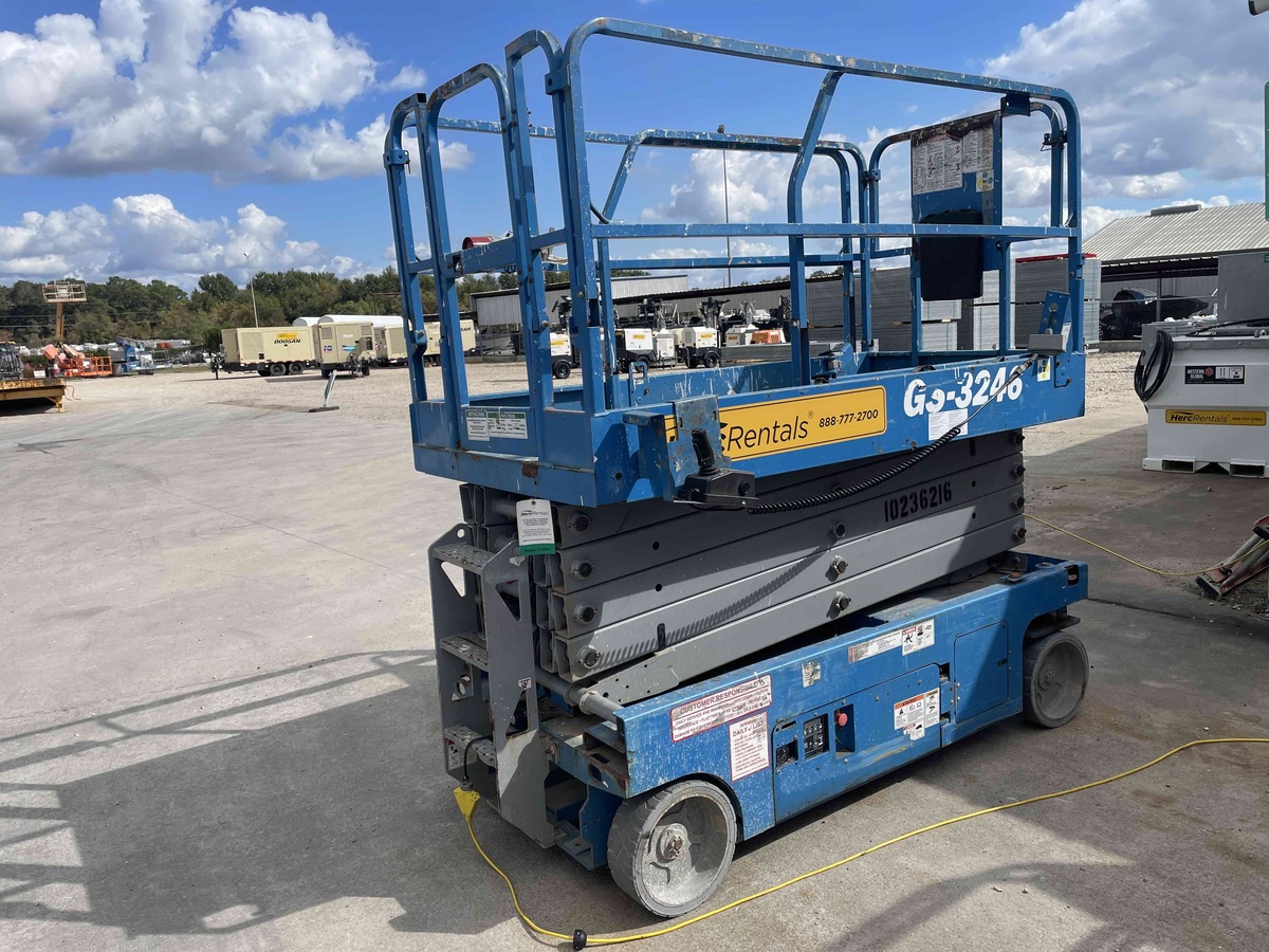 2018 Genie GS-3246