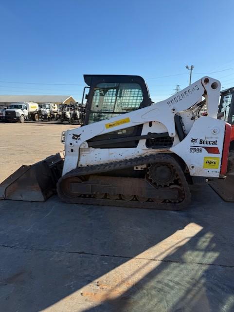 2020 Bobcat T740