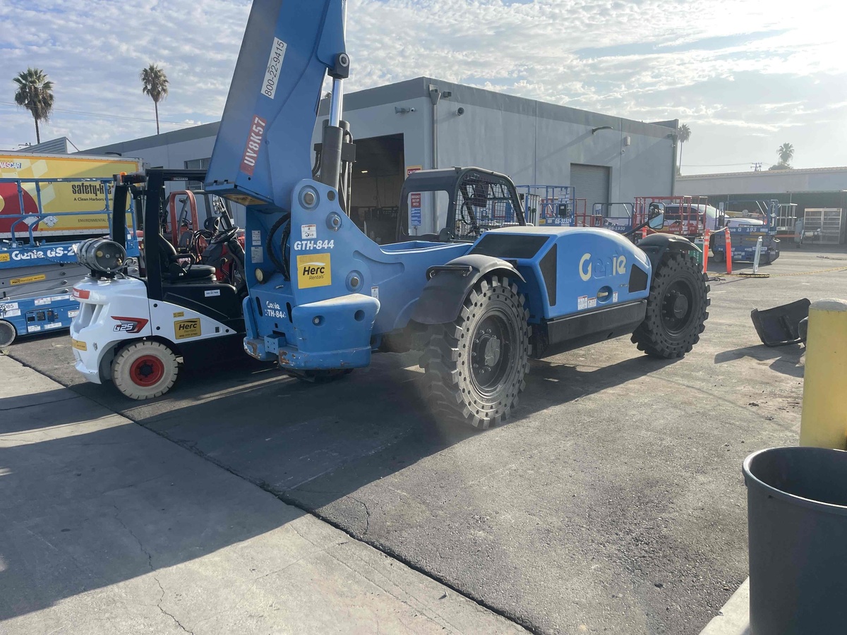 2018 Genie GTH 844-1