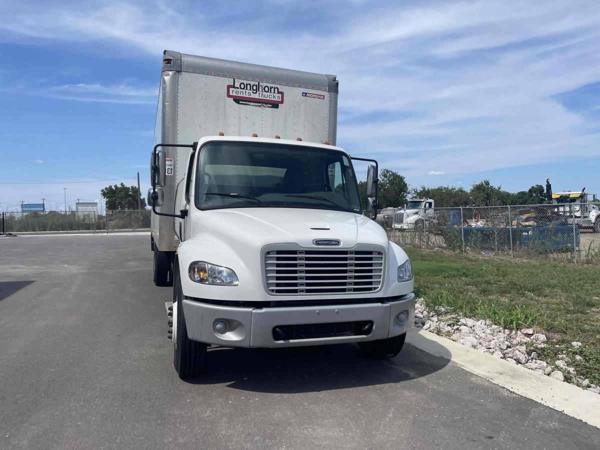 2021 Freightliner M2106-2