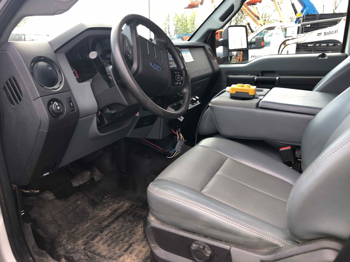 2016 Ford F550-4