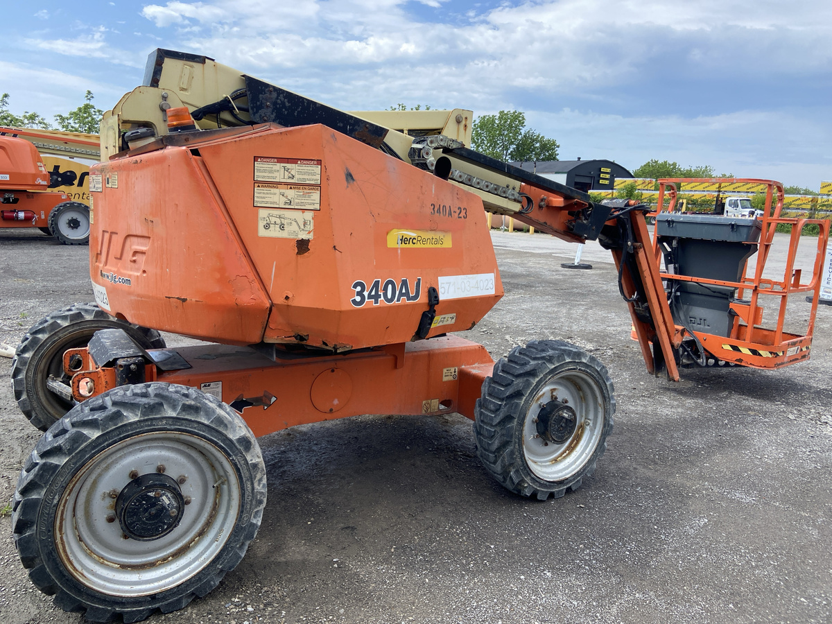 2017 JLG 340AJ-2