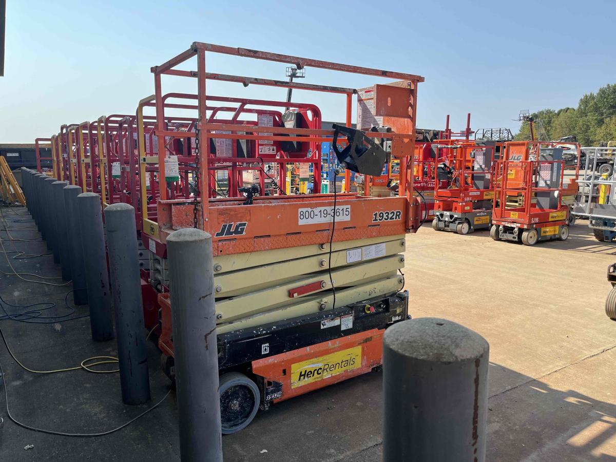 2018 JLG 1932R