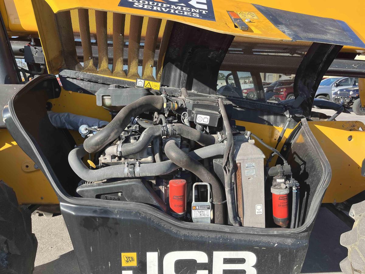 2017 JCB 510-56