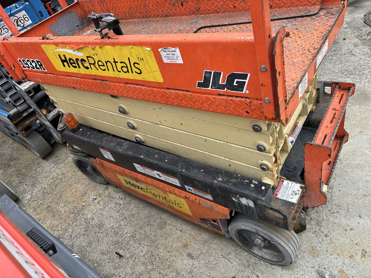 2018 JLG 1932R-5