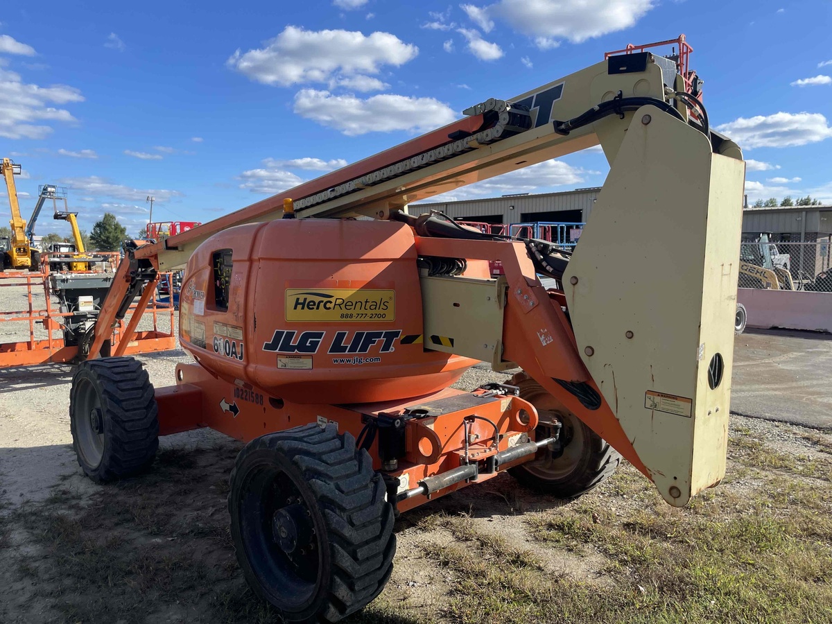 2017 JLG 600AJ-7