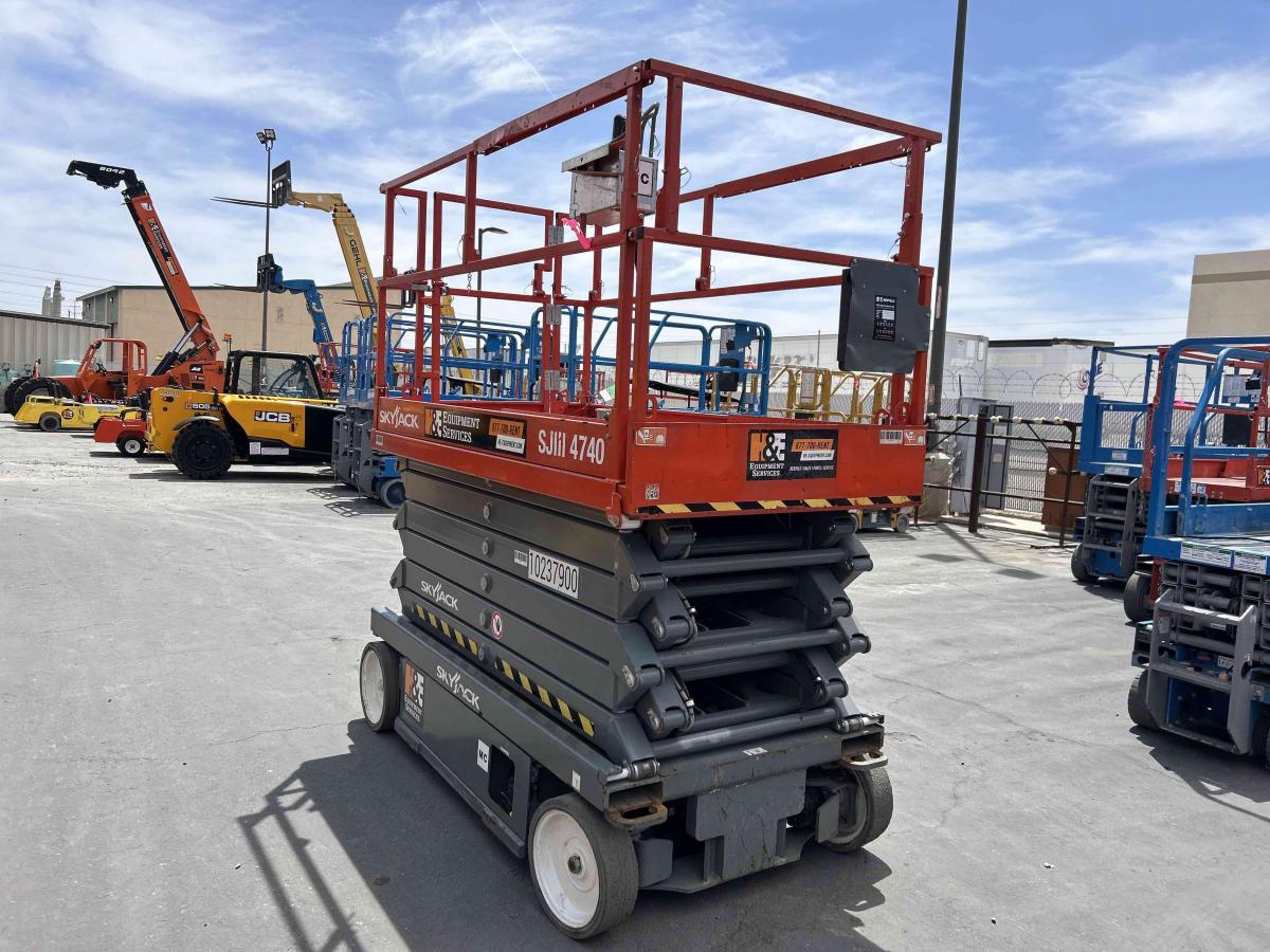2018 Skyjack SJ4740