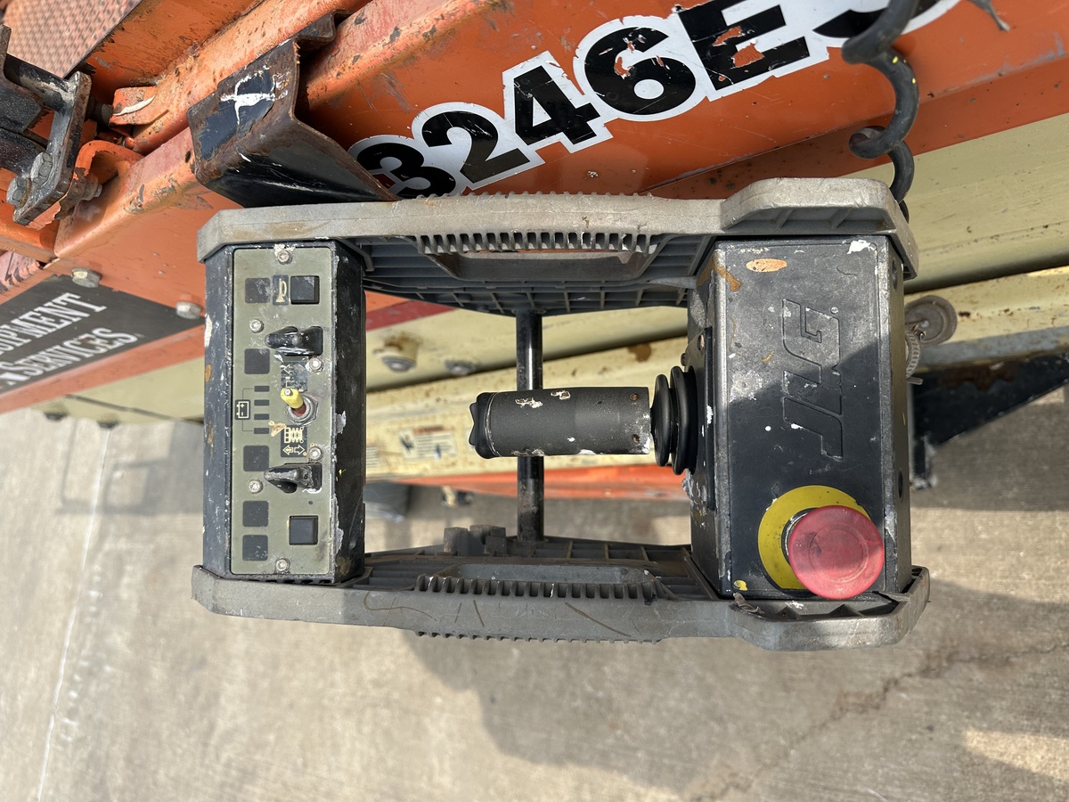 2018 JLG 3246ES-6