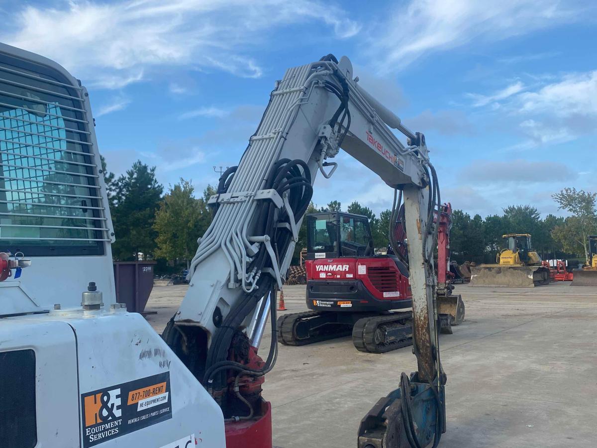 2020 Takeuchi TB280FR