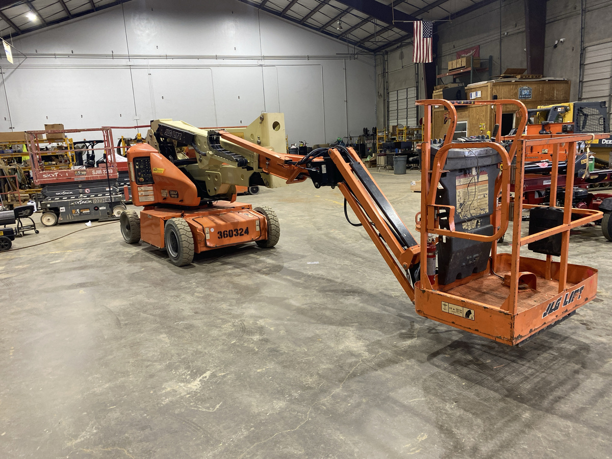 2016 JLG E400AJPN-4