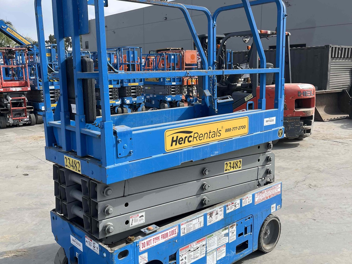 2018 Genie GS-1930