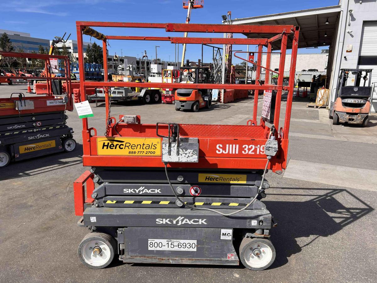2017 Skyjack SJ3219