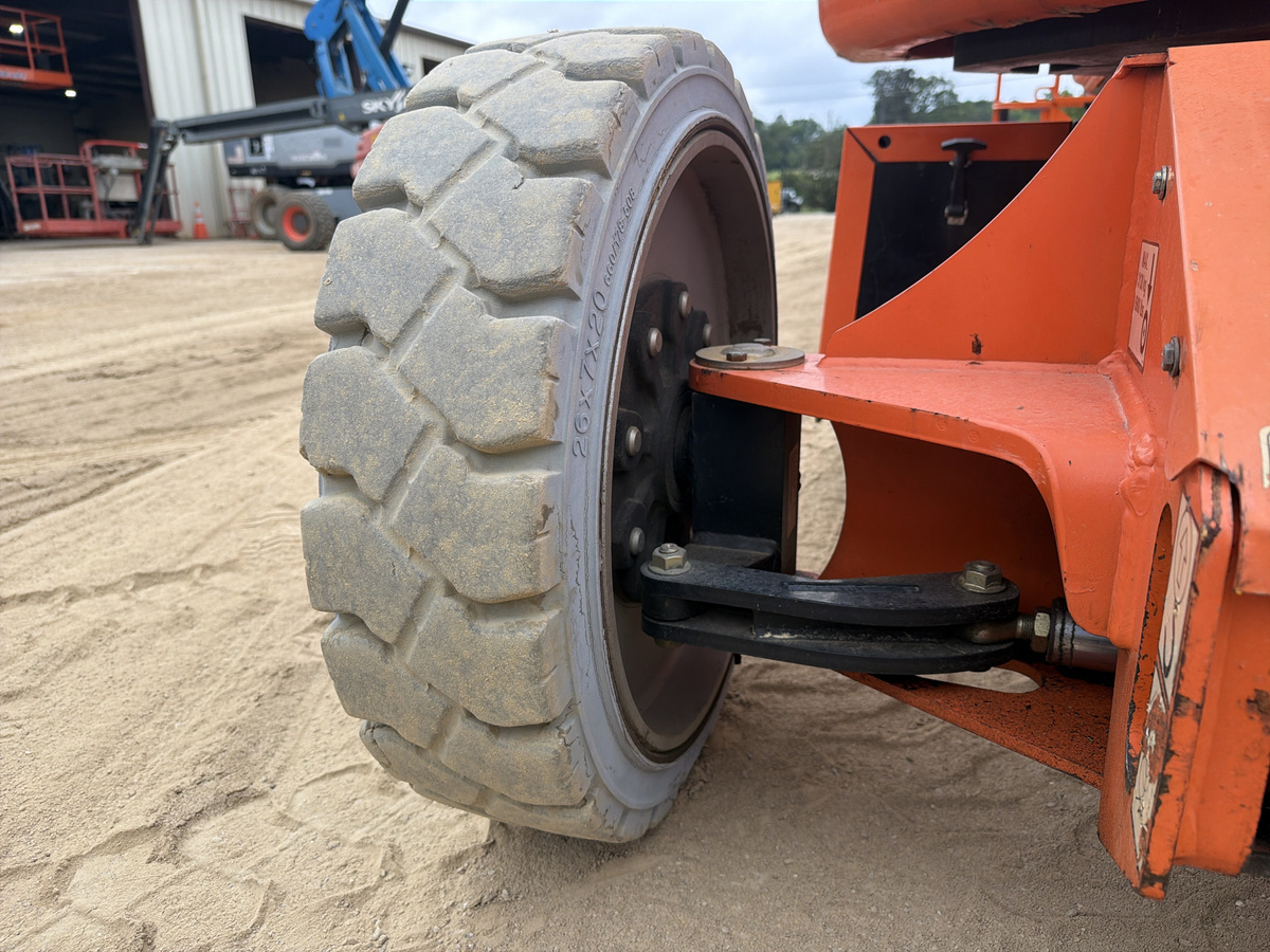 2015 JLG E450AJ-12