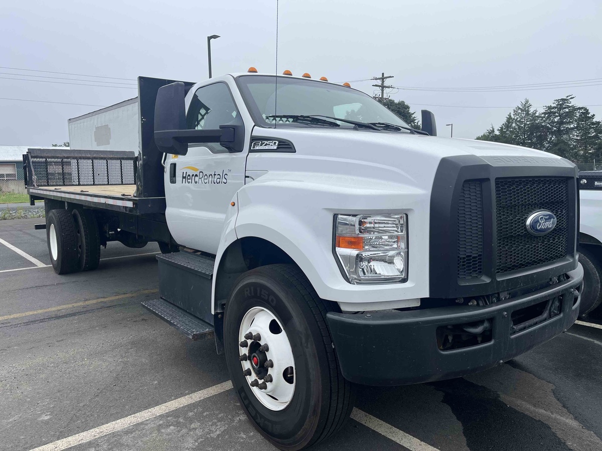 2021 Ford F750-2