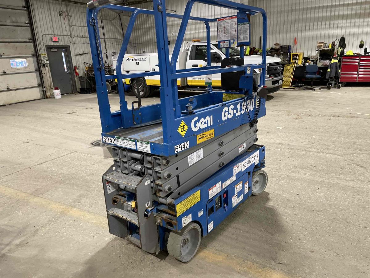 2017 Genie GS-1930