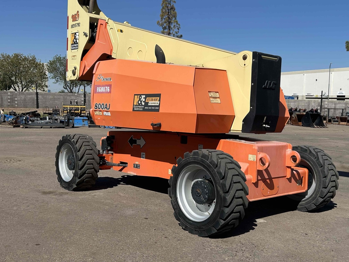 2017 JLG 800AJ-4