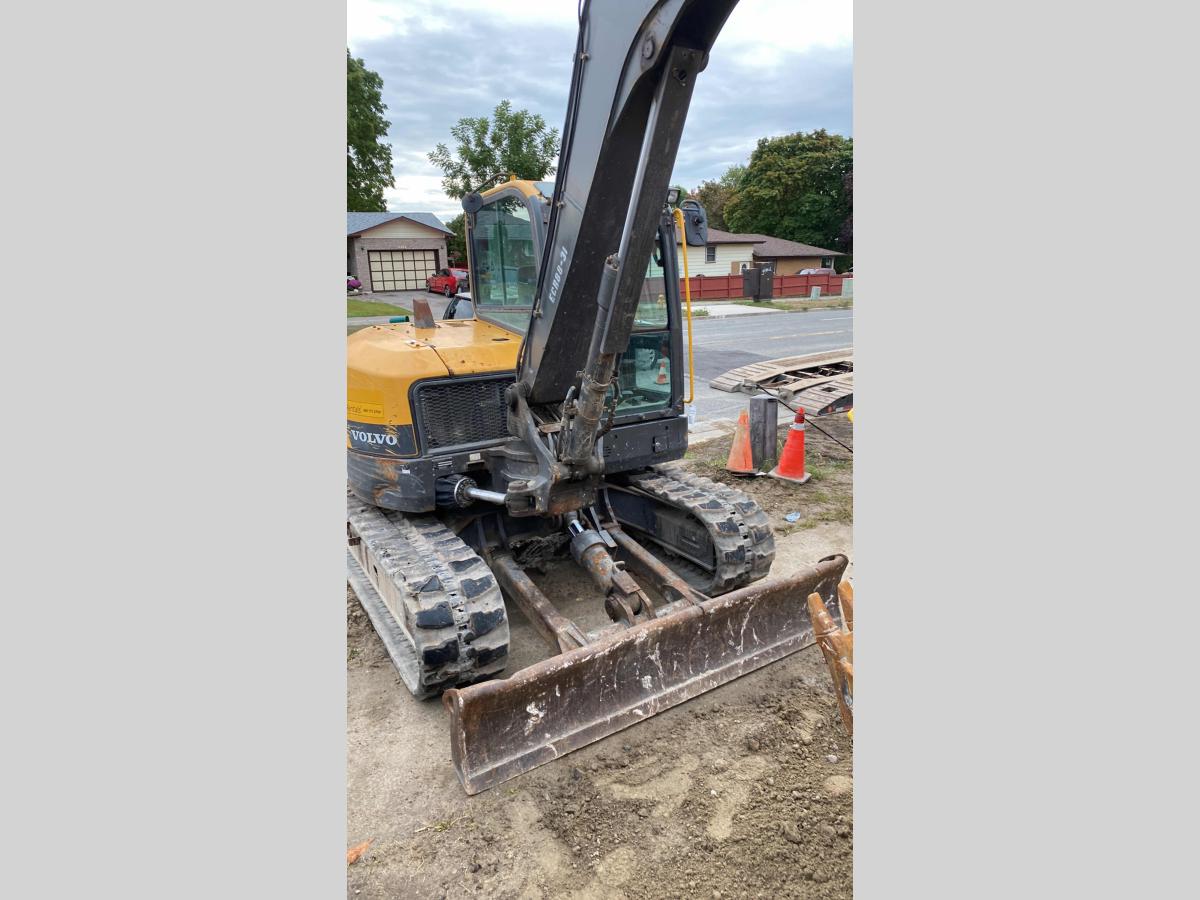 2017 Volvo ECR88D