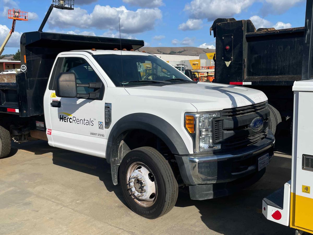 2017 Ford F550-4