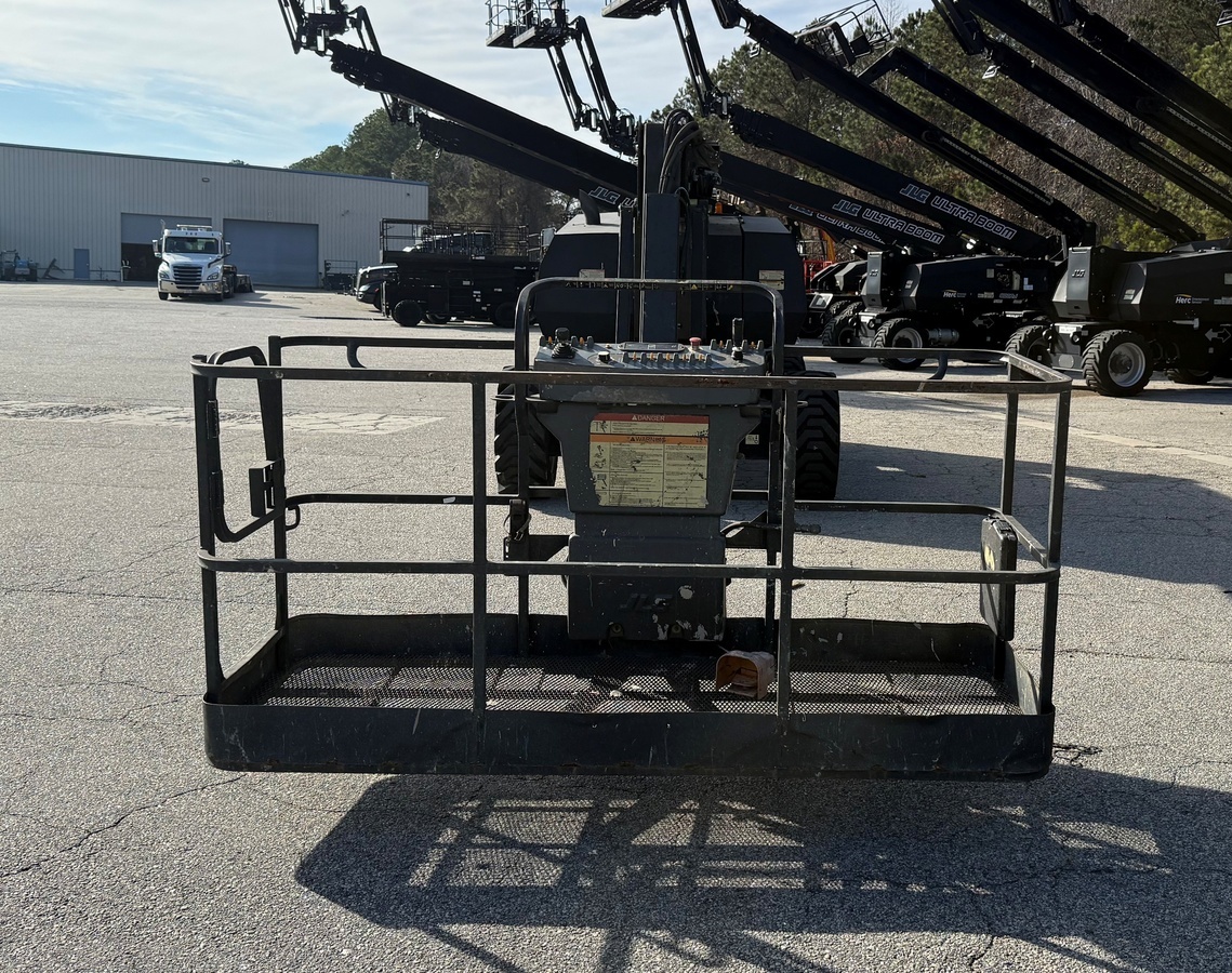 2014 JLG 800AJ-3