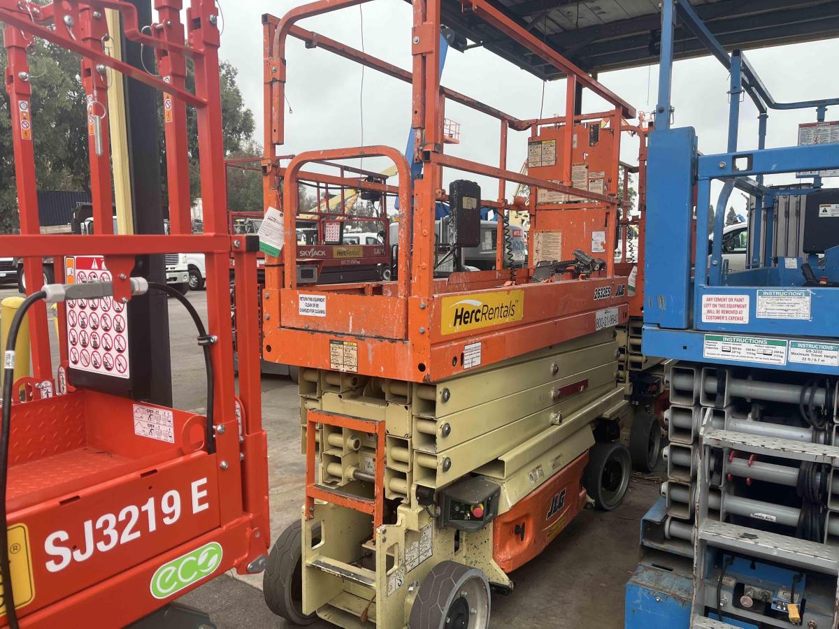2018 JLG 2632ES-3