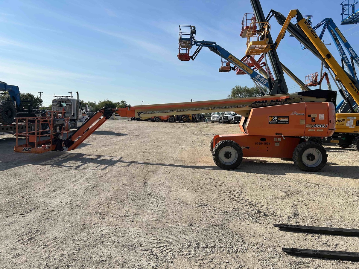 2017 JLG 660SJ-7